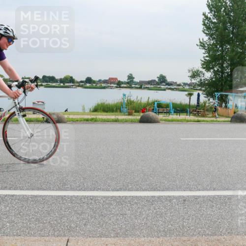 15.06.2025 - 27. Vierlanden-Triathlon H.Heesch http://msf.ph/oto/8052400 15.06.2025 10:58:03 Radfahren 511, 554, 610 meine-sportfotos.de