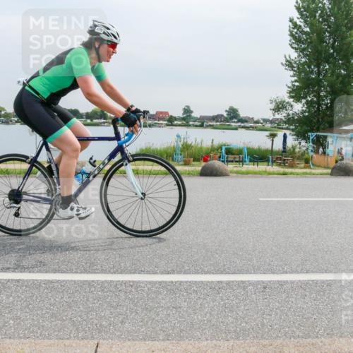 15.06.2025 - 27. Vierlanden-Triathlon H.Heesch http://msf.ph/oto/8052412 15.06.2025 10:58:09 Radfahren 475, 511, 554, 632 meine-sportfotos.de