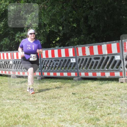 21.06.2025 - 27. Vierlanden-Triathlon KatJ http://msf.ph/oto/8052431 15.06.2025 11:57:03 Ziel 549, 581 meine-sportfotos.de