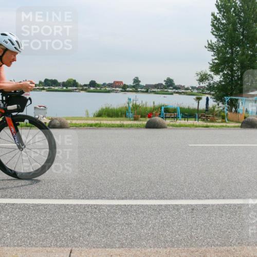 15.06.2025 - 27. Vierlanden-Triathlon H.Heesch http://msf.ph/oto/8052445 15.06.2025 10:58:46 Radfahren 246 meine-sportfotos.de