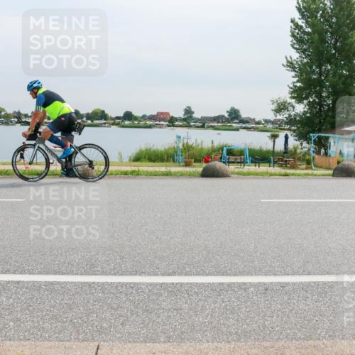 15.06.2025 - 27. Vierlanden-Triathlon H.Heesch http://msf.ph/oto/8052464 15.06.2025 10:58:59 Radfahren 23, 173, 471, 477, 595 meine-sportfotos.de