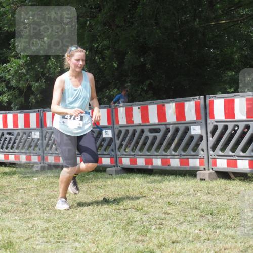 21.06.2025 - 27. Vierlanden-Triathlon KatJ http://msf.ph/oto/8052483 15.06.2025 11:57:41 Ziel 478 meine-sportfotos.de