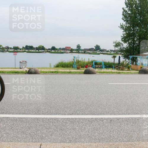 15.06.2025 - 27. Vierlanden-Triathlon H.Heesch http://msf.ph/oto/8052487 15.06.2025 10:59:23 Radfahren 131, 472, 582 meine-sportfotos.de