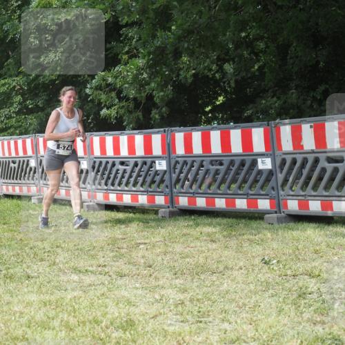 21.06.2025 - 27. Vierlanden-Triathlon KatJ http://msf.ph/oto/8052492 15.06.2025 11:59:01 Ziel 574 meine-sportfotos.de