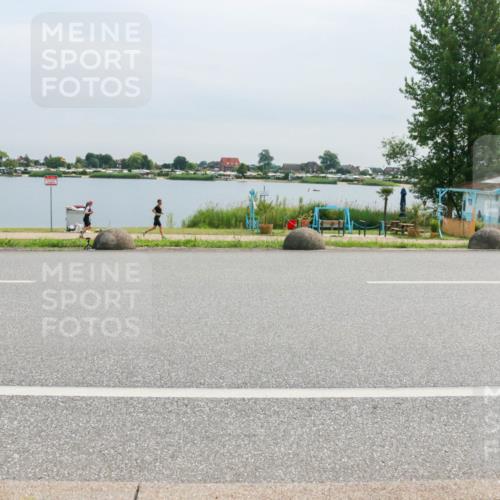 15.06.2025 - 27. Vierlanden-Triathlon H.Heesch http://msf.ph/oto/8052496 15.06.2025 10:59:32 Radfahren 206, 220, 526, 611, 652, 775 meine-sportfotos.de