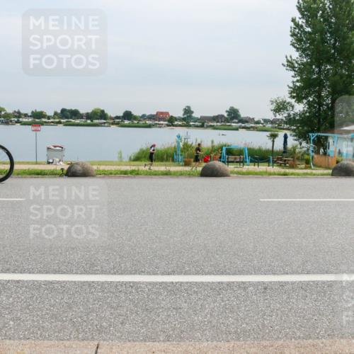 15.06.2025 - 27. Vierlanden-Triathlon H.Heesch http://msf.ph/oto/8052500 15.06.2025 10:59:33 Radfahren 206, 220, 526, 611, 652, 775 meine-sportfotos.de