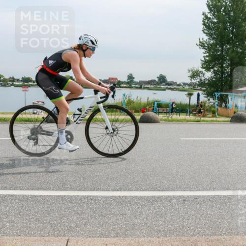 15.06.2025 - 27. Vierlanden-Triathlon H.Heesch http://msf.ph/oto/8052508 15.06.2025 10:59:35 Radfahren 206, 220, 526, 611, 652, 775 meine-sportfotos.de