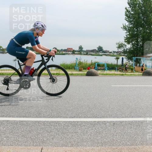 15.06.2025 - 27. Vierlanden-Triathlon H.Heesch http://msf.ph/oto/8052515 15.06.2025 10:59:36 Radfahren 206, 220, 526, 611, 652, 775 meine-sportfotos.de