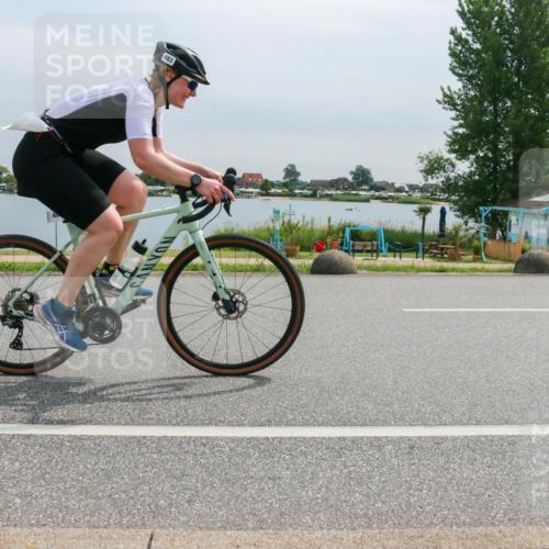 15.06.2025 - 27. Vierlanden-Triathlon H.Heesch http://msf.ph/oto/8052534 15.06.2025 10:59:49 Radfahren 459, 483 meine-sportfotos.de