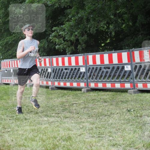 21.06.2025 - 27. Vierlanden-Triathlon KatJ http://msf.ph/oto/8052559 15.06.2025 12:01:41 Ziel 503 meine-sportfotos.de