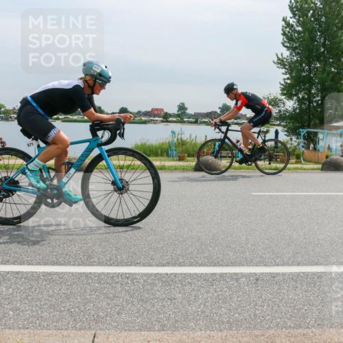 15.06.2025 - 27. Vierlanden-Triathlon H.Heesch http://msf.ph/oto/8052573 15.06.2025 11:00:32 Radfahren 157, 227, 489, 571, 638, 650 meine-sportfotos.de