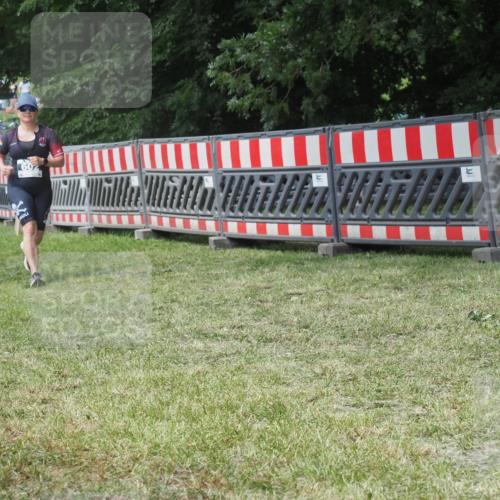 21.06.2025 - 27. Vierlanden-Triathlon KatJ http://msf.ph/oto/8052574 15.06.2025 12:04:28 Ziel 602 meine-sportfotos.de