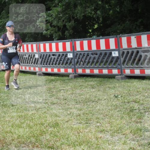 21.06.2025 - 27. Vierlanden-Triathlon KatJ http://msf.ph/oto/8052582 15.06.2025 12:04:29 Ziel 602 meine-sportfotos.de