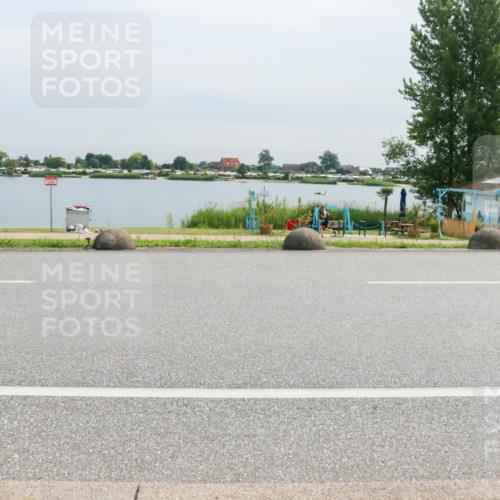 15.06.2025 - 27. Vierlanden-Triathlon H.Heesch http://msf.ph/oto/8052586 15.06.2025 11:00:35 Radfahren 157, 162, 417, 489, 571, 638 meine-sportfotos.de