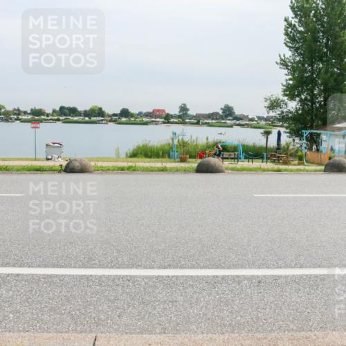 15.06.2025 - 27. Vierlanden-Triathlon H.Heesch http://msf.ph/oto/8052588 15.06.2025 11:00:35 Radfahren 157, 162, 417, 489, 571, 638 meine-sportfotos.de