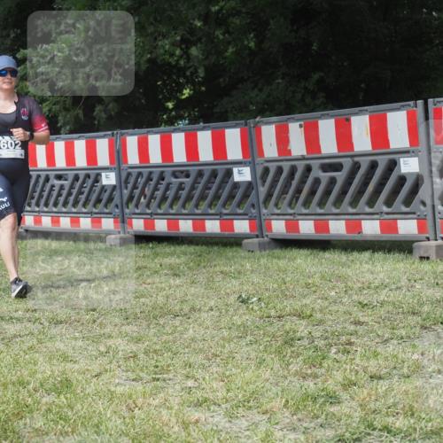 21.06.2025 - 27. Vierlanden-Triathlon KatJ http://msf.ph/oto/8052591 15.06.2025 12:04:29 Ziel 602 meine-sportfotos.de