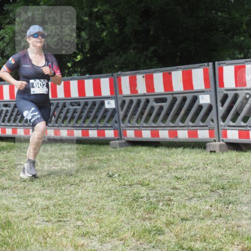 21.06.2025 - 27. Vierlanden-Triathlon KatJ http://msf.ph/oto/8052597 15.06.2025 12:04:30 Ziel 602 meine-sportfotos.de