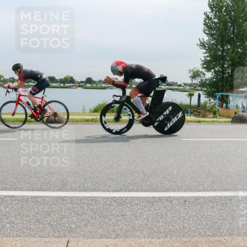 15.06.2025 - 27. Vierlanden-Triathlon H.Heesch http://msf.ph/oto/8052613 15.06.2025 11:00:41 Radfahren 61, 162, 417, 421, 586, 726, 759 meine-sportfotos.de