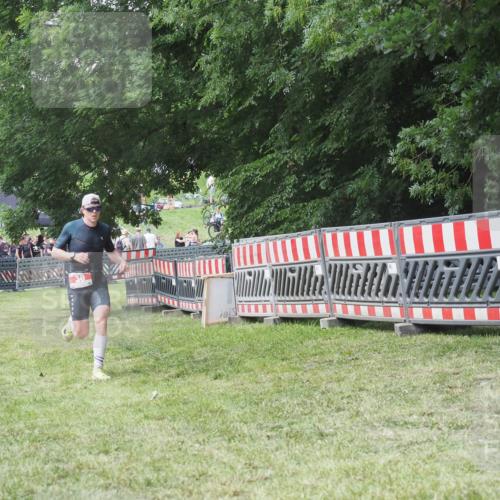 21.06.2025 - 27. Vierlanden-Triathlon KatJ http://msf.ph/oto/8052631 15.06.2025 12:06:02 Ziel 38 meine-sportfotos.de