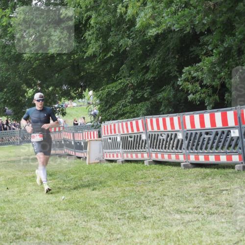 21.06.2025 - 27. Vierlanden-Triathlon KatJ http://msf.ph/oto/8052635 15.06.2025 12:06:03 Ziel 38 meine-sportfotos.de
