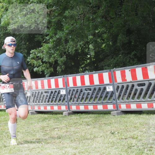21.06.2025 - 27. Vierlanden-Triathlon KatJ http://msf.ph/oto/8052646 15.06.2025 12:06:04 Ziel 38 meine-sportfotos.de