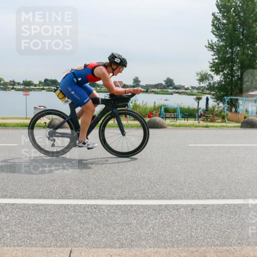 15.06.2025 - 27. Vierlanden-Triathlon H.Heesch http://msf.ph/oto/8052649 15.06.2025 11:00:46 Radfahren 226, 421, 586, 726, 759 meine-sportfotos.de