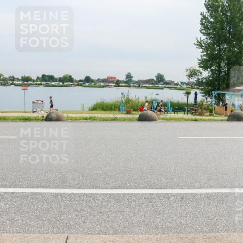 15.06.2025 - 27. Vierlanden-Triathlon H.Heesch http://msf.ph/oto/8052657 15.06.2025 11:00:47 Radfahren 226, 421, 586, 726, 759 meine-sportfotos.de