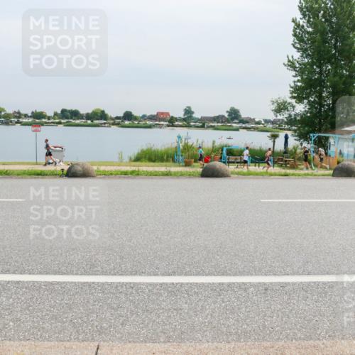 15.06.2025 - 27. Vierlanden-Triathlon H.Heesch http://msf.ph/oto/8052660 15.06.2025 11:00:48 Radfahren 226, 421, 586 meine-sportfotos.de