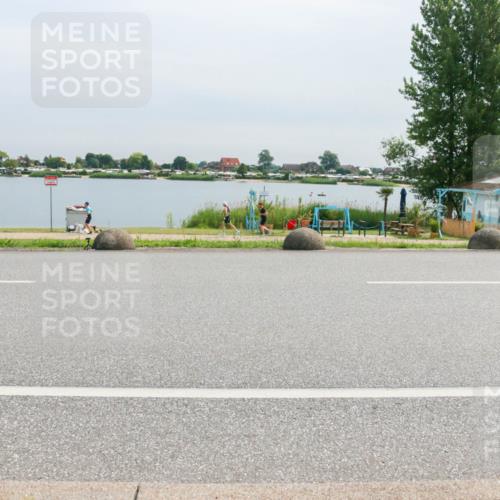 15.06.2025 - 27. Vierlanden-Triathlon H.Heesch http://msf.ph/oto/8052684 15.06.2025 11:00:51 Radfahren  meine-sportfotos.de
