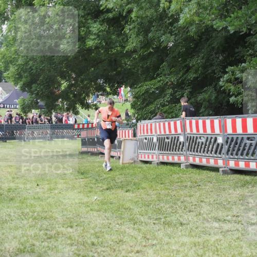 21.06.2025 - 27. Vierlanden-Triathlon KatJ http://msf.ph/oto/8052691 15.06.2025 12:06:58 Ziel 558 meine-sportfotos.de