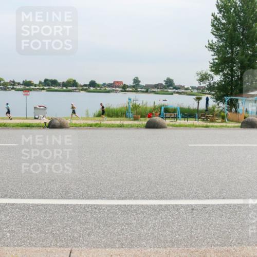 15.06.2025 - 27. Vierlanden-Triathlon H.Heesch http://msf.ph/oto/8052696 15.06.2025 11:00:52 Radfahren  meine-sportfotos.de
