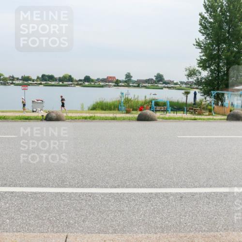 15.06.2025 - 27. Vierlanden-Triathlon H.Heesch http://msf.ph/oto/8052704 15.06.2025 11:00:54 Radfahren  meine-sportfotos.de