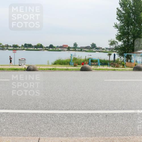 15.06.2025 - 27. Vierlanden-Triathlon H.Heesch http://msf.ph/oto/8052709 15.06.2025 11:00:55 Radfahren  meine-sportfotos.de
