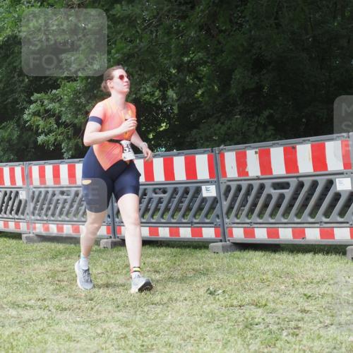 21.06.2025 - 27. Vierlanden-Triathlon KatJ http://msf.ph/oto/8052714 15.06.2025 12:07:02 Ziel 63, 558 meine-sportfotos.de