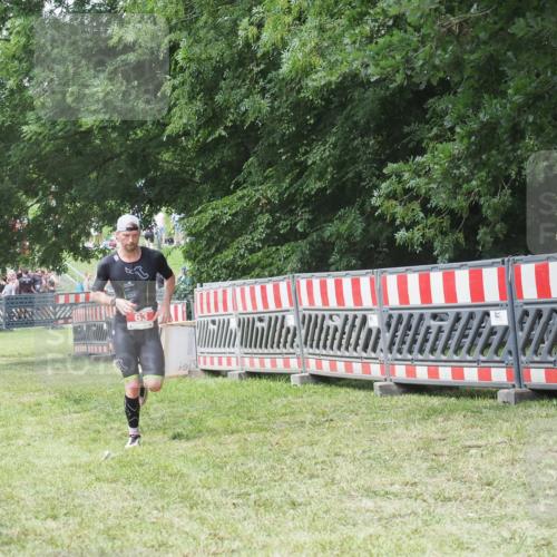 21.06.2025 - 27. Vierlanden-Triathlon KatJ http://msf.ph/oto/8052724 15.06.2025 12:07:11 Ziel 63 meine-sportfotos.de