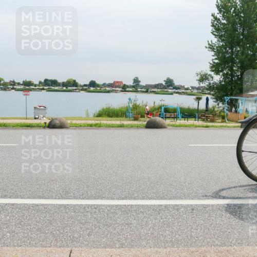 15.06.2025 - 27. Vierlanden-Triathlon H.Heesch http://msf.ph/oto/8052756 15.06.2025 11:01:01 Radfahren 203 meine-sportfotos.de