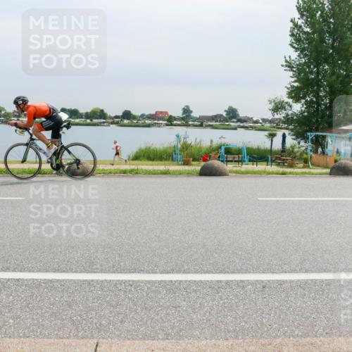 15.06.2025 - 27. Vierlanden-Triathlon H.Heesch http://msf.ph/oto/8052765 15.06.2025 11:01:03 Radfahren 203, 695 meine-sportfotos.de