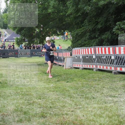 21.06.2025 - 27. Vierlanden-Triathlon KatJ http://msf.ph/oto/8052797 15.06.2025 12:09:32 Ziel 603 meine-sportfotos.de