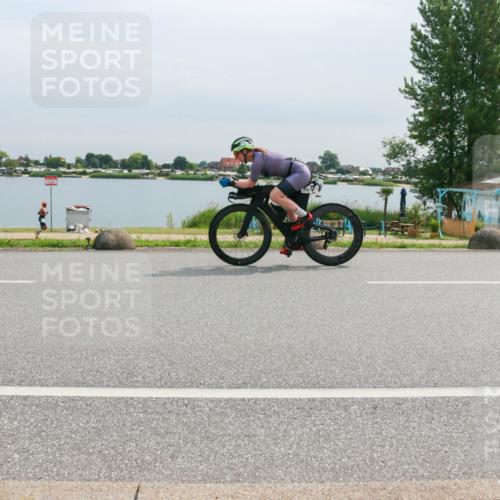15.06.2025 - 27. Vierlanden-Triathlon H.Heesch http://msf.ph/oto/8052817 15.06.2025 11:01:09 Radfahren 2, 123, 163, 194, 216, 241, 479, 695 meine-sportfotos.de