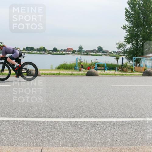 15.06.2025 - 27. Vierlanden-Triathlon H.Heesch http://msf.ph/oto/8052819 15.06.2025 11:01:09 Radfahren 2, 123, 163, 194, 216, 241, 479, 695 meine-sportfotos.de
