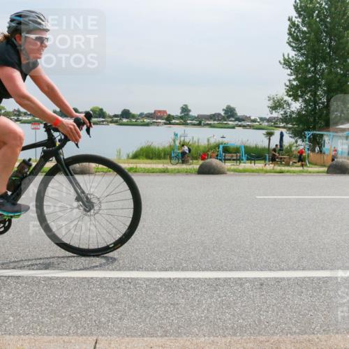 15.06.2025 - 27. Vierlanden-Triathlon H.Heesch http://msf.ph/oto/8052829 15.06.2025 11:01:15 Radfahren 2, 123, 194, 200, 216, 241, 479, 484, 618 meine-sportfotos.de