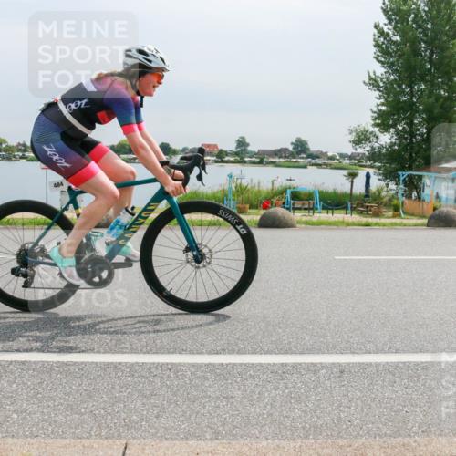 15.06.2025 - 27. Vierlanden-Triathlon H.Heesch http://msf.ph/oto/8052848 15.06.2025 11:01:19 Radfahren 484, 501 meine-sportfotos.de