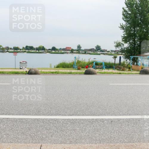 15.06.2025 - 27. Vierlanden-Triathlon H.Heesch http://msf.ph/oto/8052851 15.06.2025 11:01:20 Radfahren 484, 501 meine-sportfotos.de