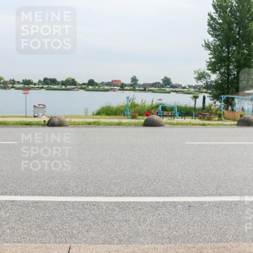 15.06.2025 - 27. Vierlanden-Triathlon H.Heesch http://msf.ph/oto/8052855 15.06.2025 11:01:22 Radfahren 484, 501 meine-sportfotos.de