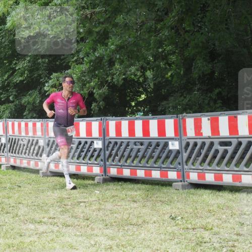 21.06.2025 - 27. Vierlanden-Triathlon KatJ http://msf.ph/oto/8052858 15.06.2025 12:11:51 Ziel 158 meine-sportfotos.de