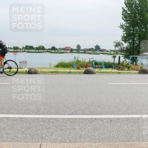 15.06.2025 - 27. Vierlanden-Triathlon H.Heesch http://msf.ph/oto/8052863 15.06.2025 11:01:25 Radfahren 501, 542, 644 meine-sportfotos.de