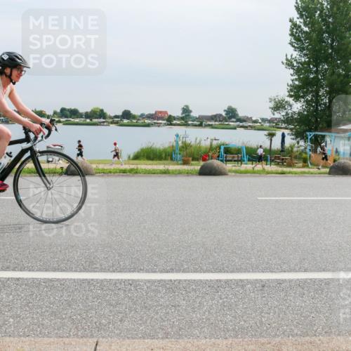 15.06.2025 - 27. Vierlanden-Triathlon H.Heesch http://msf.ph/oto/8052876 15.06.2025 11:01:43 Radfahren 90, 537 meine-sportfotos.de