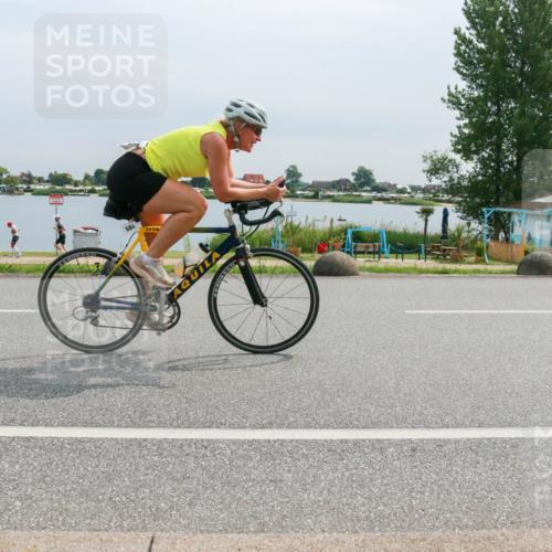 15.06.2025 - 27. Vierlanden-Triathlon H.Heesch http://msf.ph/oto/8052886 15.06.2025 11:01:48 Radfahren 90, 239, 584, 614 meine-sportfotos.de