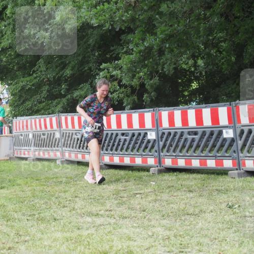 21.06.2025 - 27. Vierlanden-Triathlon KatJ http://msf.ph/oto/8052893 15.06.2025 12:12:35 Ziel 531 meine-sportfotos.de