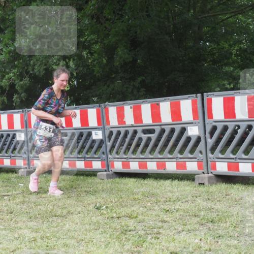21.06.2025 - 27. Vierlanden-Triathlon KatJ http://msf.ph/oto/8052905 15.06.2025 12:12:36 Ziel 531 meine-sportfotos.de